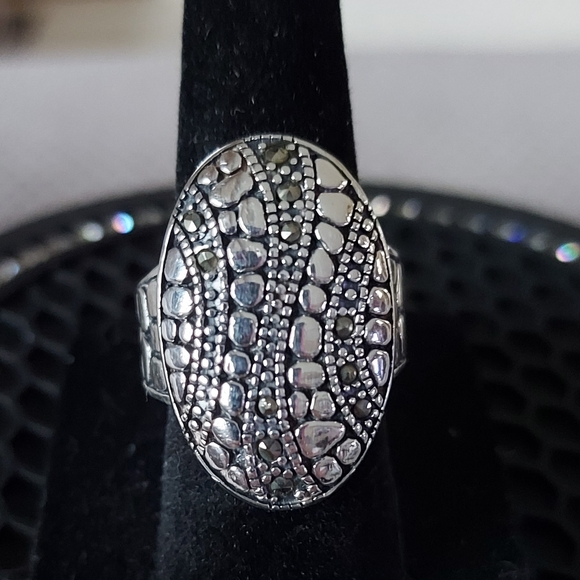 Sterling Silver 9.25 ring   PRICE DROPPED - Picture 7 of 8